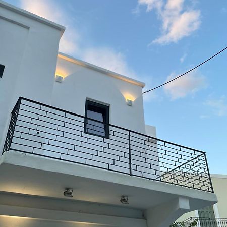 Sol Living Villa Tínos Exteriör bild